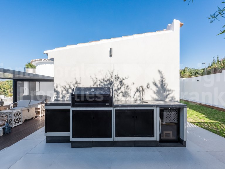 Villa for Sale in San Pedro De Alcantara, Malaga 29