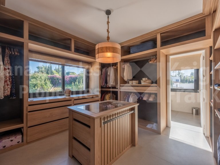 Villa for Sale in San Pedro De Alcantara, Malaga 19