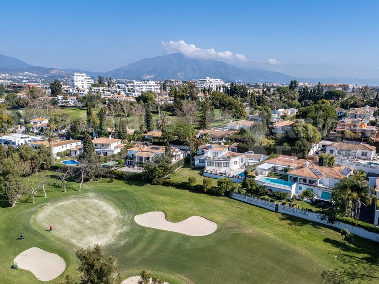 Villa for Sale in San Pedro De Alcantara, Malaga 4