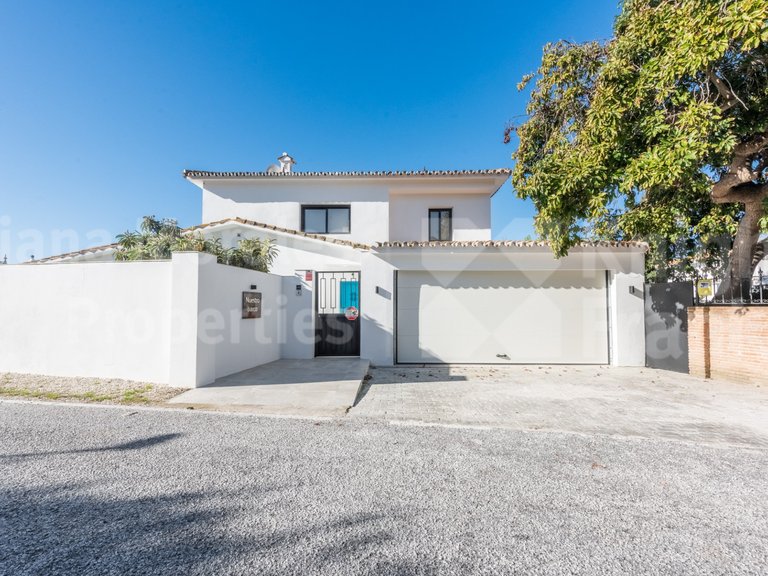 Villa for Sale in San Pedro De Alcantara, Malaga 38