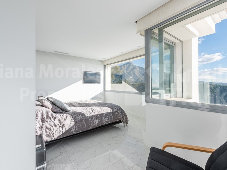 Villa for Sale in Marbella, Malaga 18