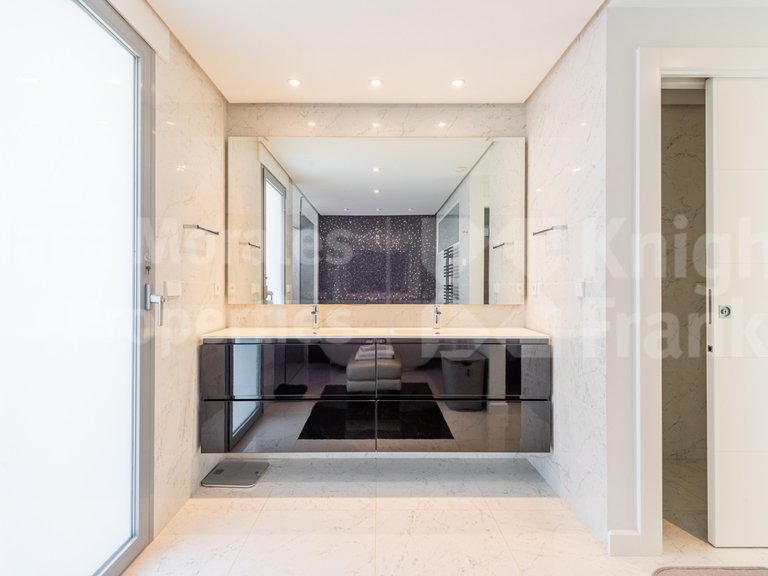 Villa for Sale in Marbella, Malaga 25