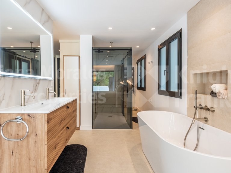 Apartment for Sale in Marbella, Malaga 18