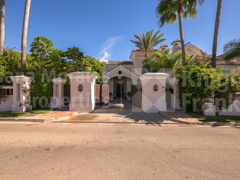 Villa for Rent in San Pedro De Alcantara, Malaga 52
