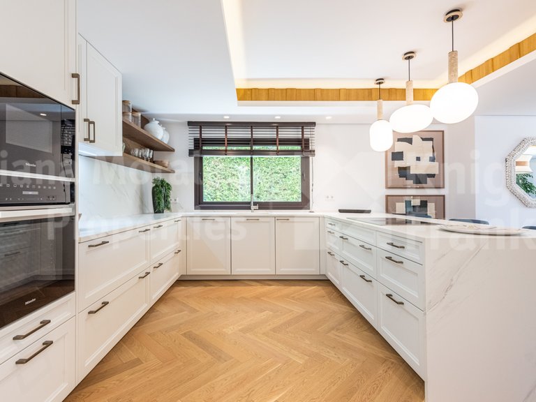 Villa for Sale in Estepona, Malaga 11