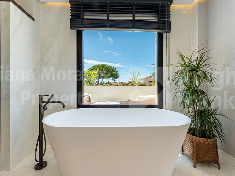 Villa for Sale in Estepona, Malaga 29