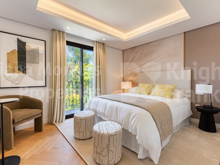 Villa for Sale in Estepona, Malaga 17