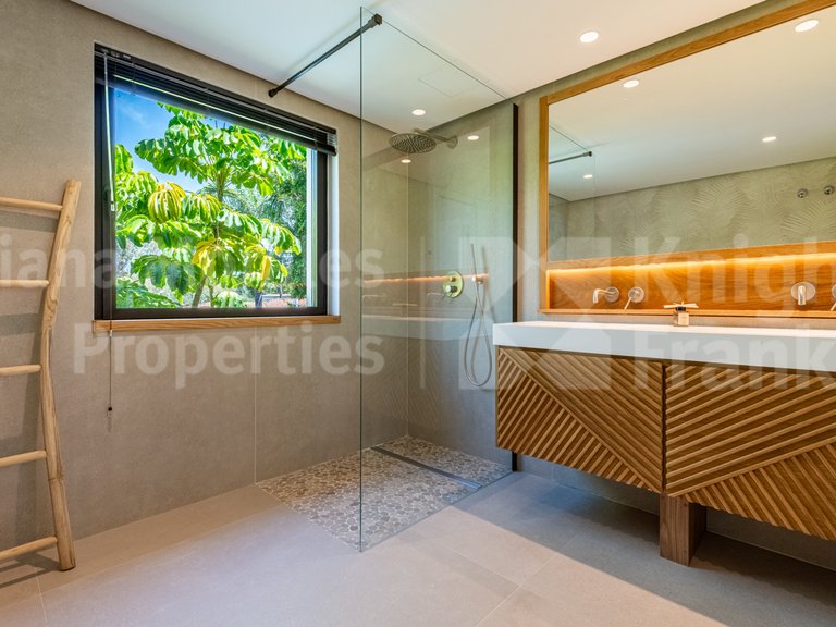 Villa for Sale in Estepona, Malaga 26