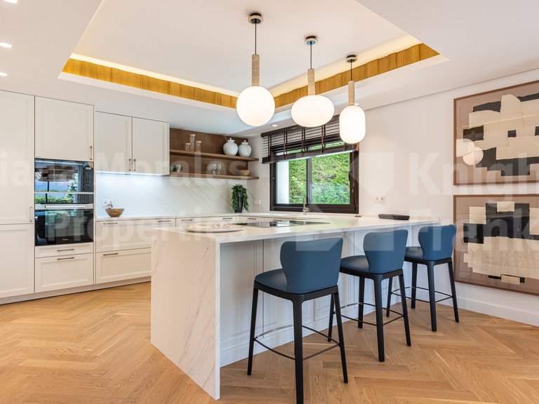 Villa for Sale in Estepona, Malaga 10