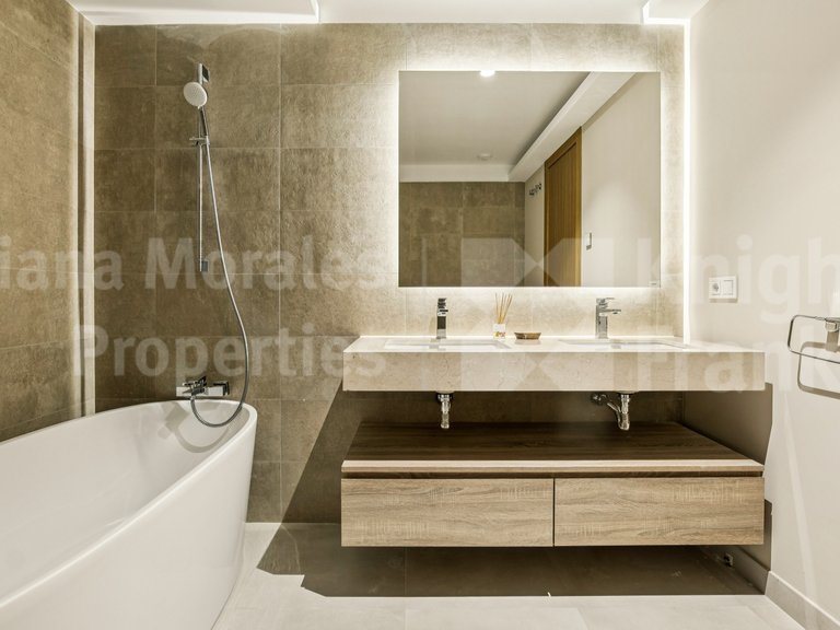 Villa for Sale in Benahavis, Malaga 14