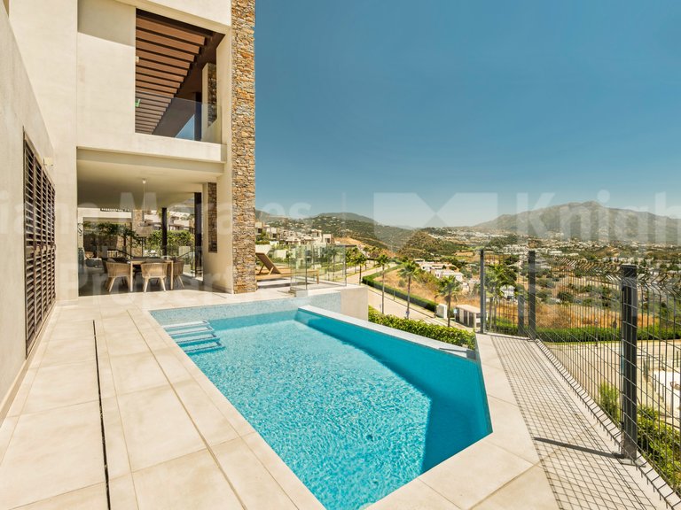 Villa for Sale in Benahavis, Malaga 5