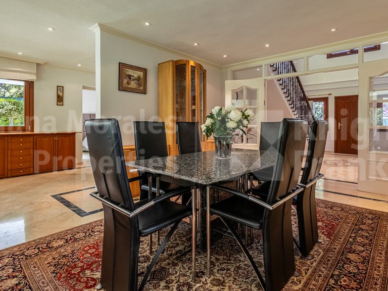 Villa for Sale in Estepona, Malaga 11
