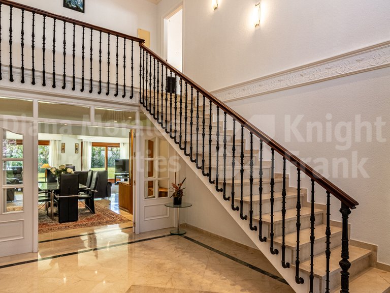 Villa for Sale in Estepona, Malaga 24