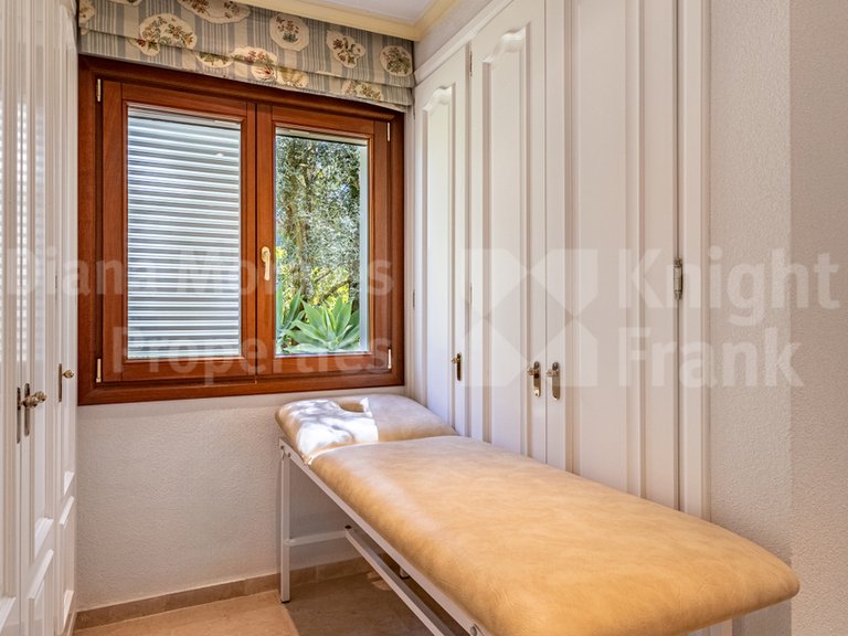 Villa for Sale in Estepona, Malaga 16