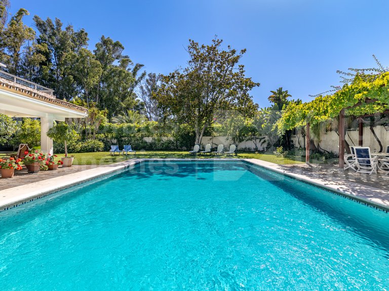 Villa for Sale in Estepona, Malaga 34
