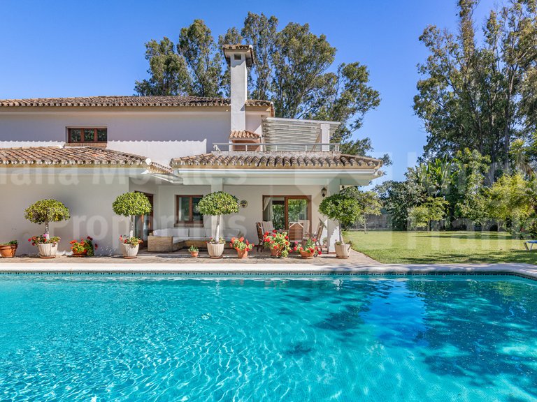 Villa for Sale in Estepona, Malaga 35