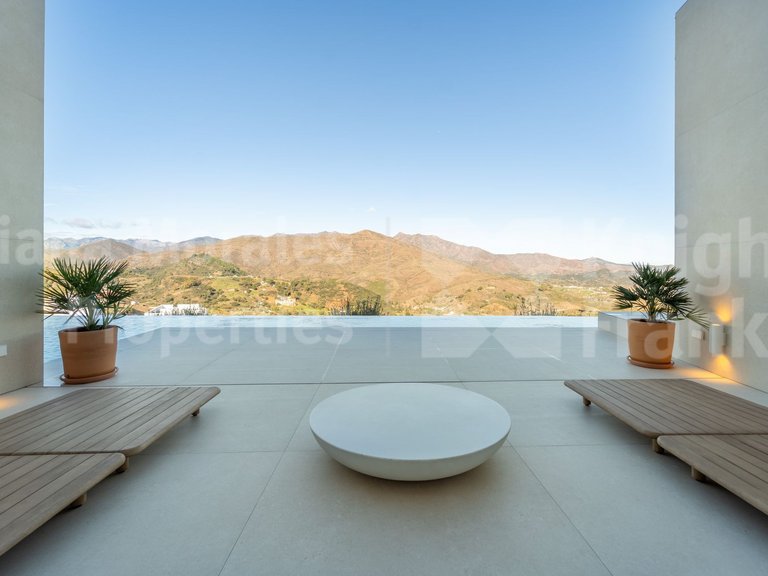 Villa for Sale in Mijas Costa, Malaga 41