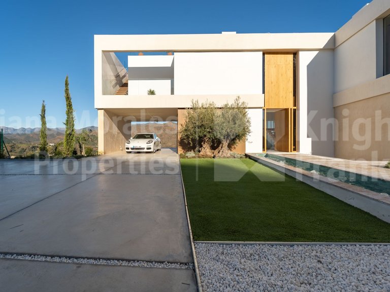 Villa for Sale in Mijas Costa, Malaga 3