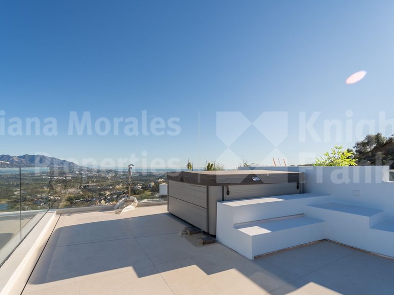 Villa for Sale in Mijas Costa, Malaga 42