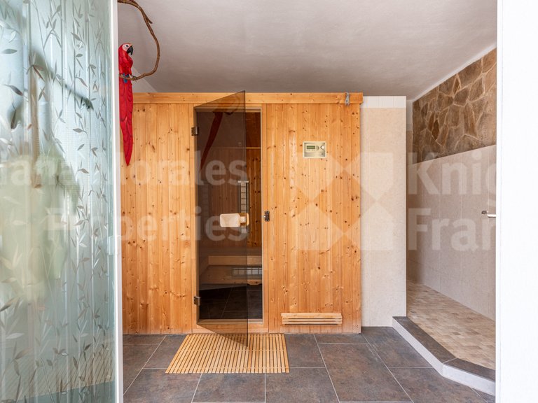 Villa for Sale in Marbella, Malaga 44