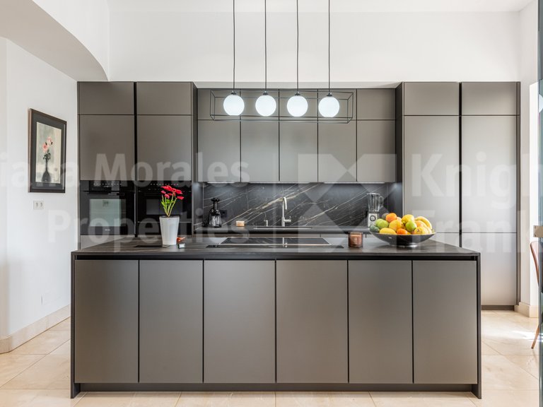 Villa for Sale in Marbella, Malaga 18