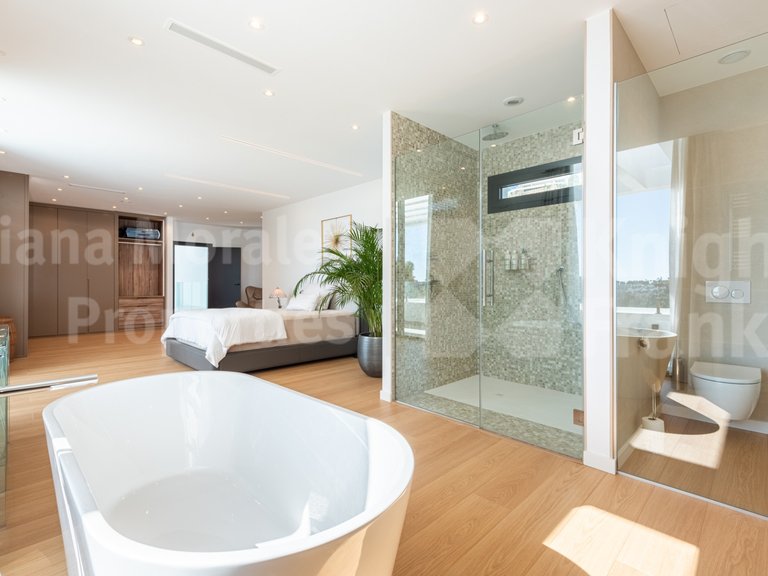Villa for Sale in Benahavis, Malaga 21