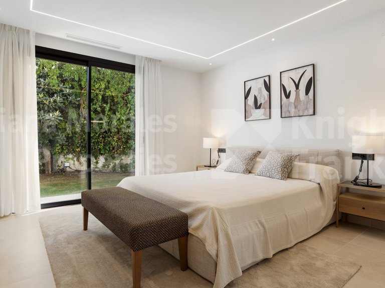 Villa for Sale in San Pedro De Alcantara, Malaga 18