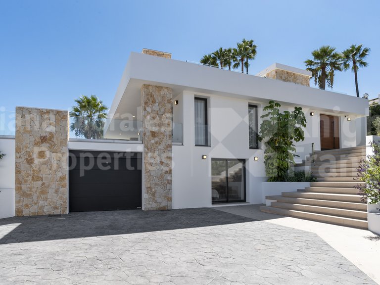 Villa for Sale in San Pedro De Alcantara, Malaga 27
