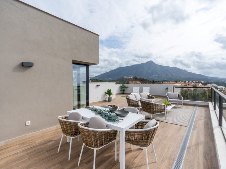 Penthouse for Sale in Nueva Andalucía, Malaga 8