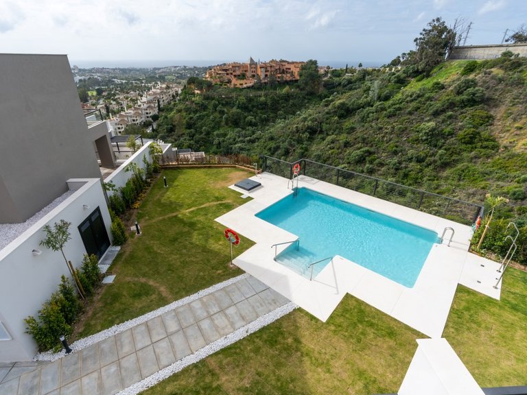 Penthouse for Sale in Nueva Andalucía, Malaga 4