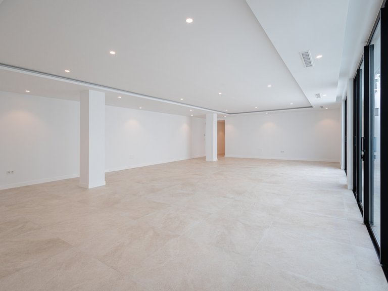 Villa for Sale in Nueva Andalucía, Malaga 18