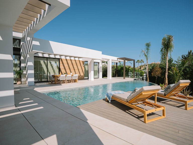 Villa for Sale in Nueva Andalucía, Malaga 28