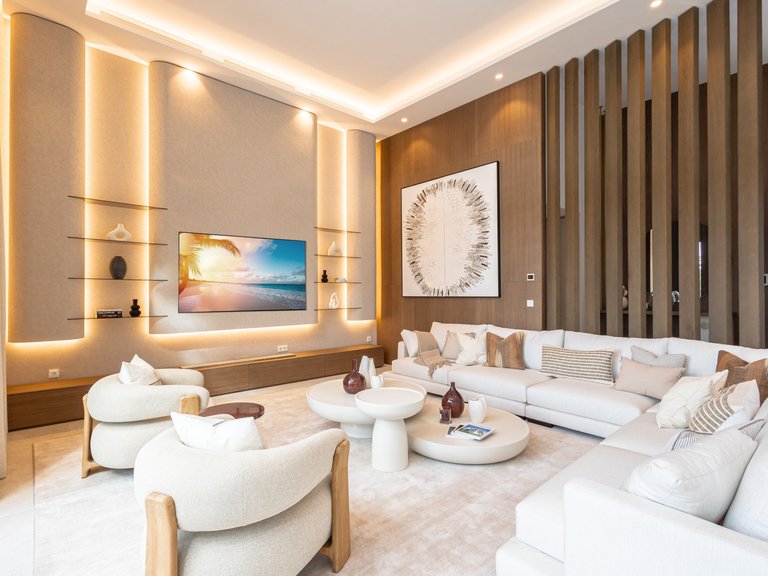Villa for Sale in Nueva Andalucía, Malaga 1