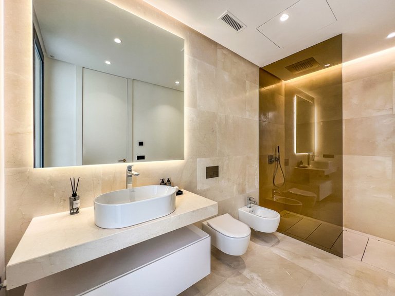 Villa for Sale in Marbella Golden Mile, Malaga 20