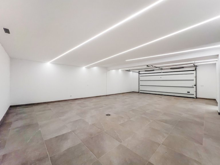 Villa for Sale in Marbella Golden Mile, Malaga 28