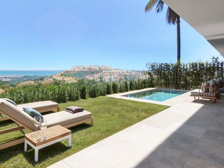 Villa for Sale in Casares, Malaga 2
