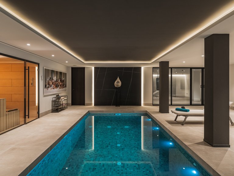 Villa for Sale in Benahavis, Malaga 21