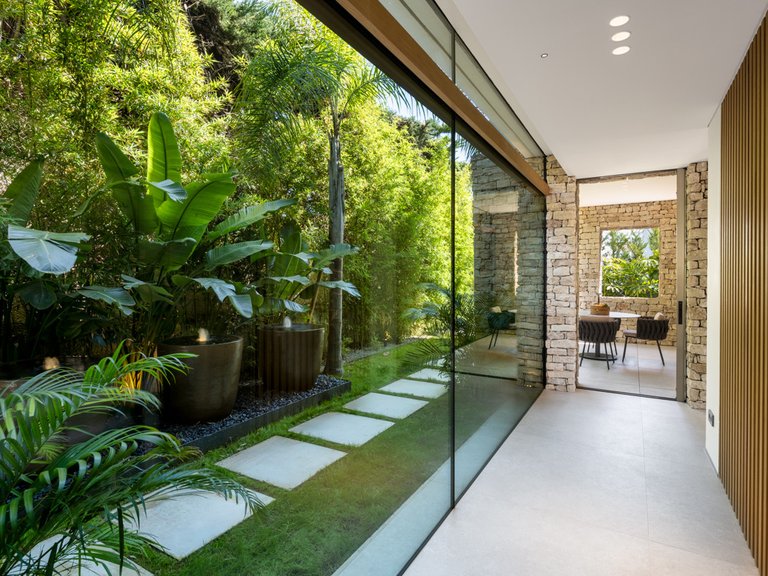 Villa for Sale in Nueva Andalucia, Malaga 15