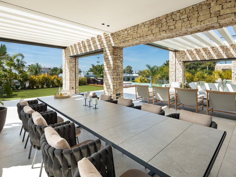Villa for Sale in Nueva Andalucia, Malaga 3