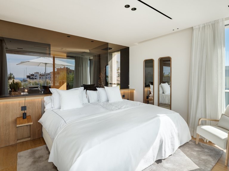Villa for Sale in Nueva Andalucia, Malaga 12