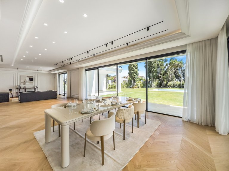 Villa for Sale in Marbella Golden Mile, Malaga 7