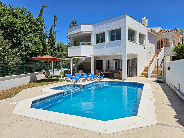 Villa for Sale in Mijas Costa, Malaga 1