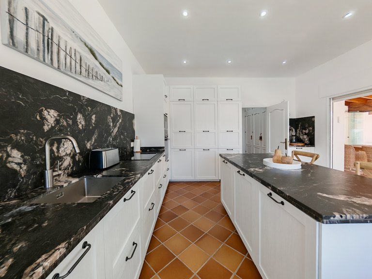 Villa for Sale in Marbella, Malaga 10