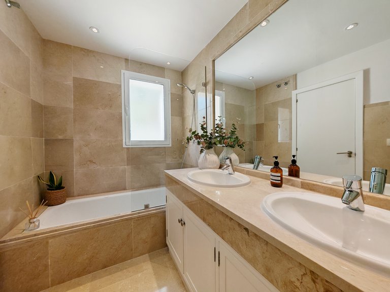 Apartment for Sale in Marbella, Malaga 20