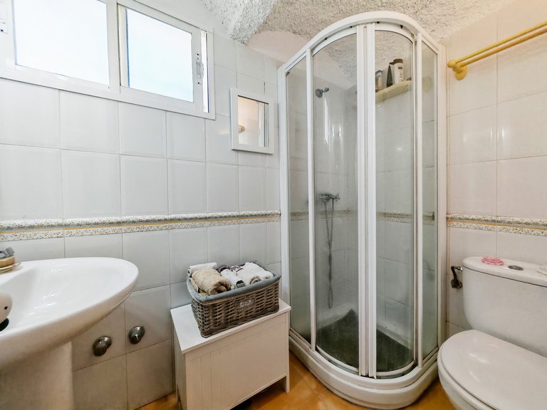 Villa for Sale in Estepona, Malaga 12