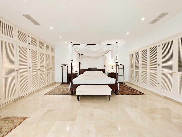 Villa for Sale in Marbella, Malaga 12