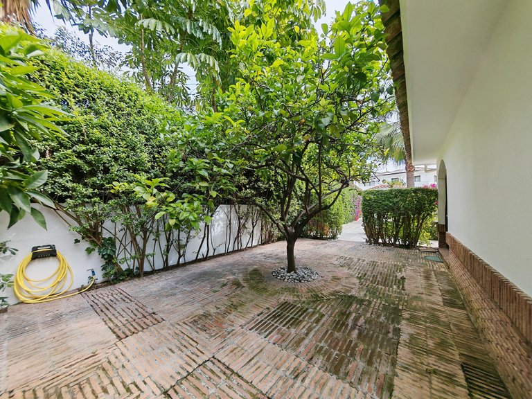 Villa for Sale in Marbella, Malaga 24