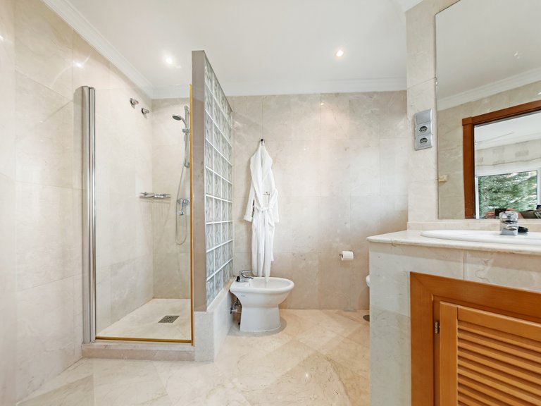 Apartment for Sale in Marbella, Malaga 10