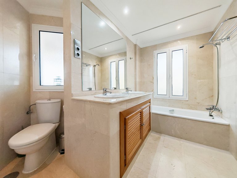 Apartment for Sale in Marbella, Malaga 11