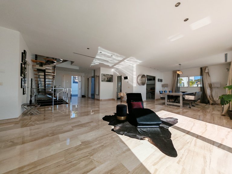 Villa for Sale in Marbella, Malaga 9